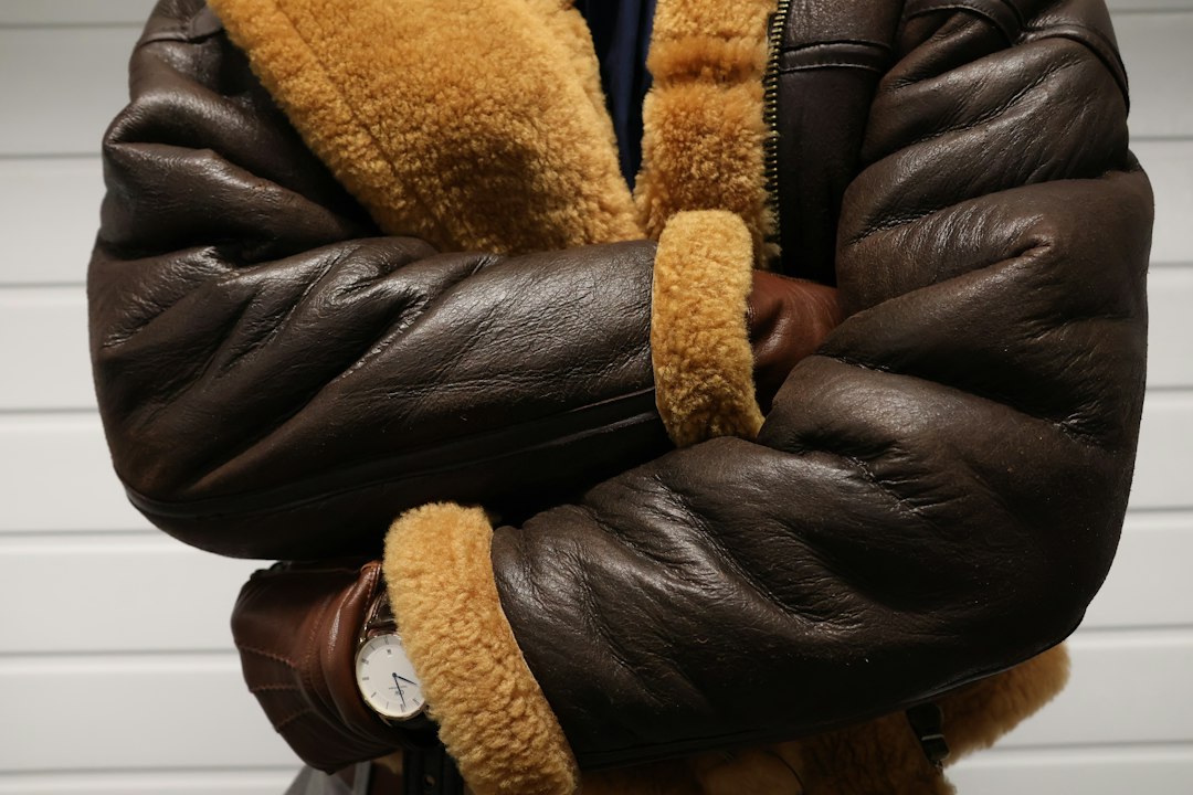 Visual illustration for assess structural integrity leather jacket repair